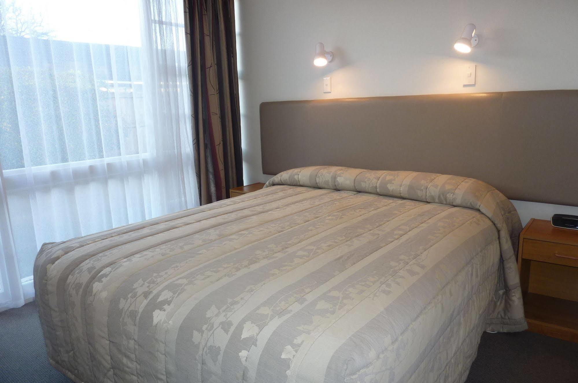 Colonial Inn Motel Christchurch Bagian luar foto