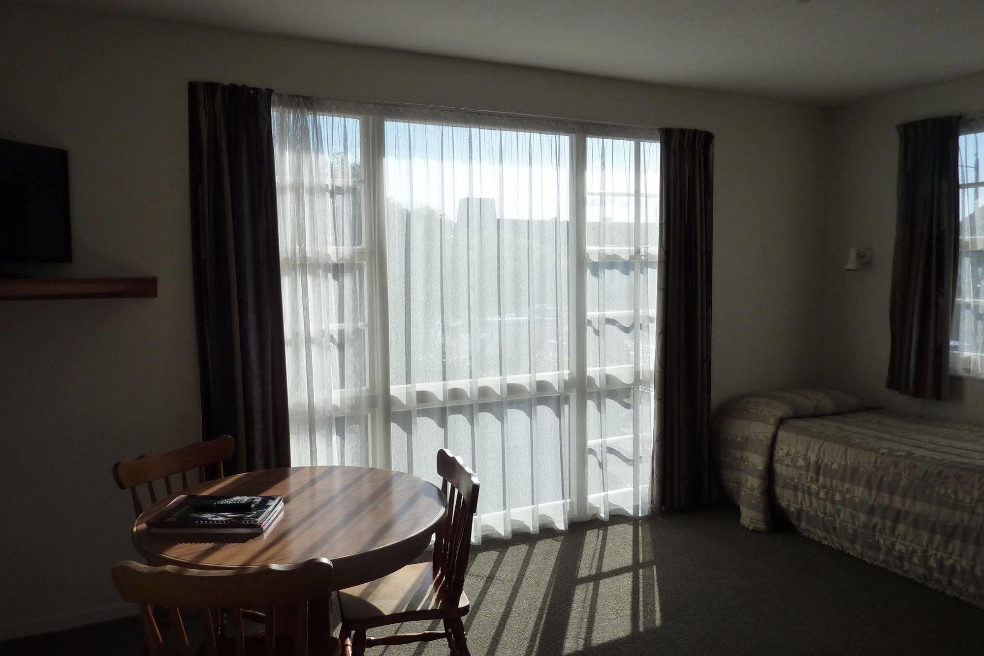 Colonial Inn Motel Christchurch Bagian luar foto